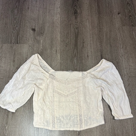 New American Eagle Off-Shoulder White Blouse size small - Picture 2 of 4